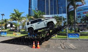 Denza B5 Pasar Indonesia