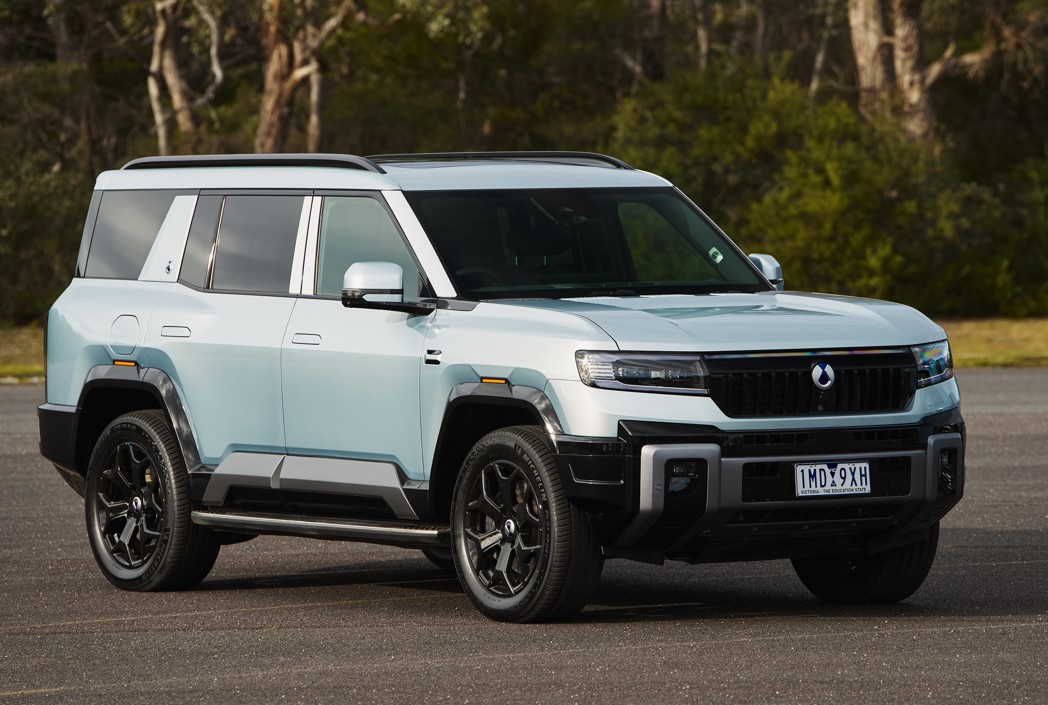 SUV Denza B5