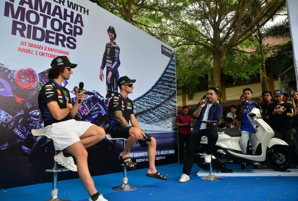 Fabio Quartararo Alex Rins SMAN 2 Mataram Otoplasa Quartararo Rins SMA Negeri 2 Mataram
