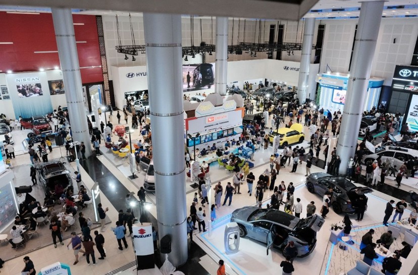 GIIAS Surabaya Otoplasa 23Agt2025 Penjualan Mobil 2025 Target