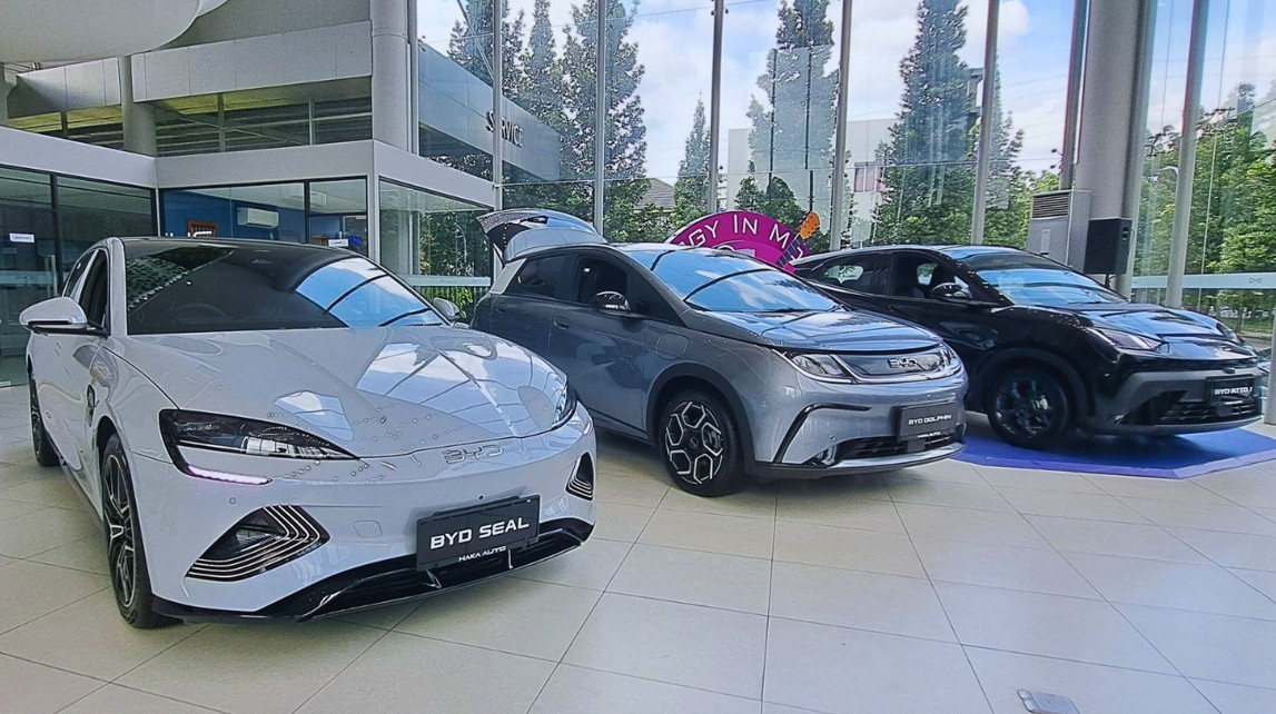 Haka Auto BYD Denza Lebaran Mudik