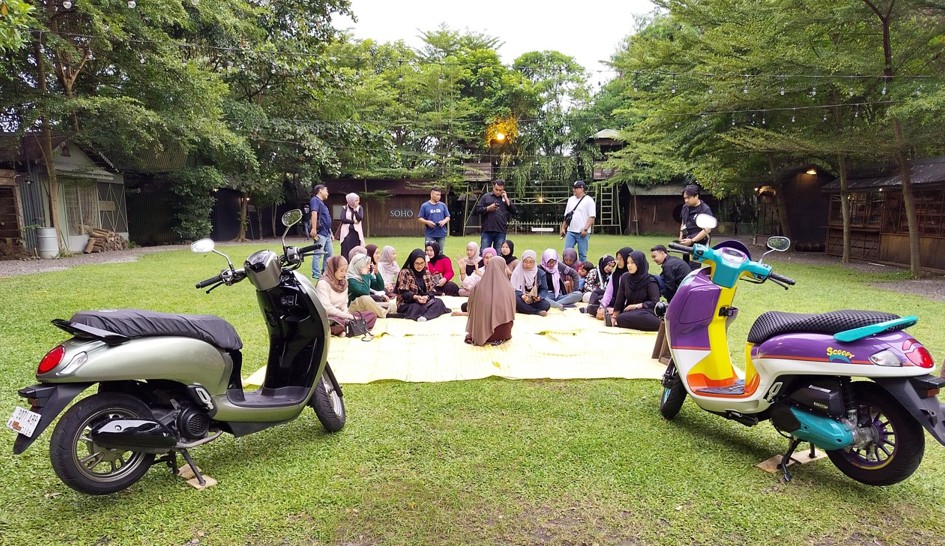 Hijabers Serenity Ride Honda Scoopy Otoplasa Riding Cantik Bareng Scoopy