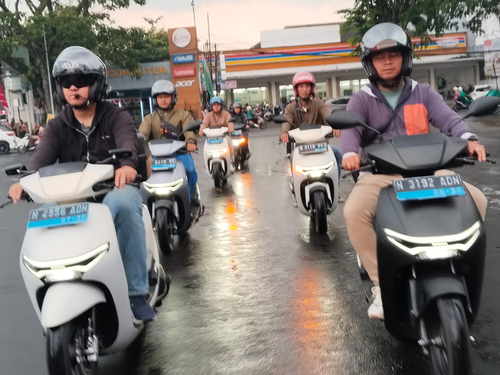 Honda CUV-e Listrik Hujan Otoplasa Hujan MPM Honda Jatim #Cari_Aman