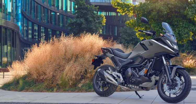 Honda Rilis NC750X DCT November 2026 Cukup Rp170 Jutaan