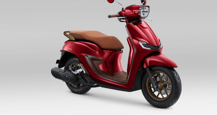 New Honda Stylo 160 Burgundy