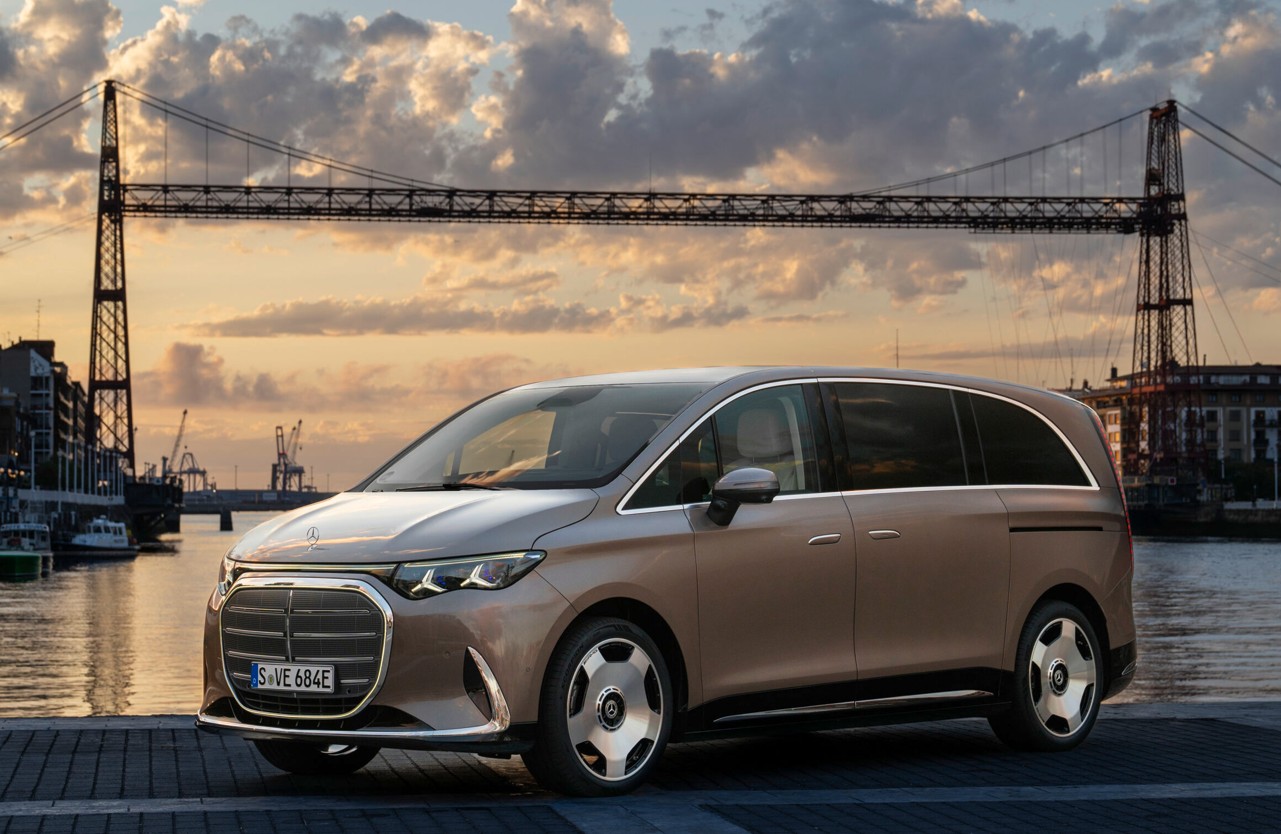 MPV Listrik Premium Mercedes-Benz VLE