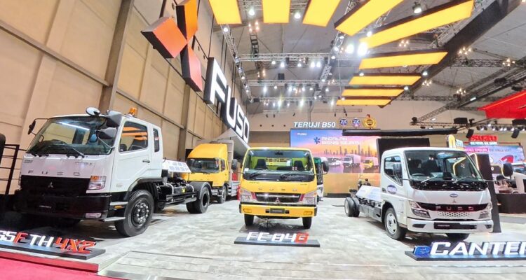 Fuso Canter Extra Long Bus