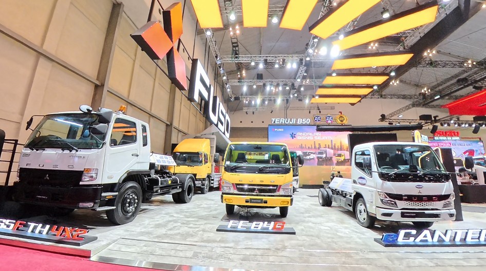 Fuso Canter Extra Long Bus
