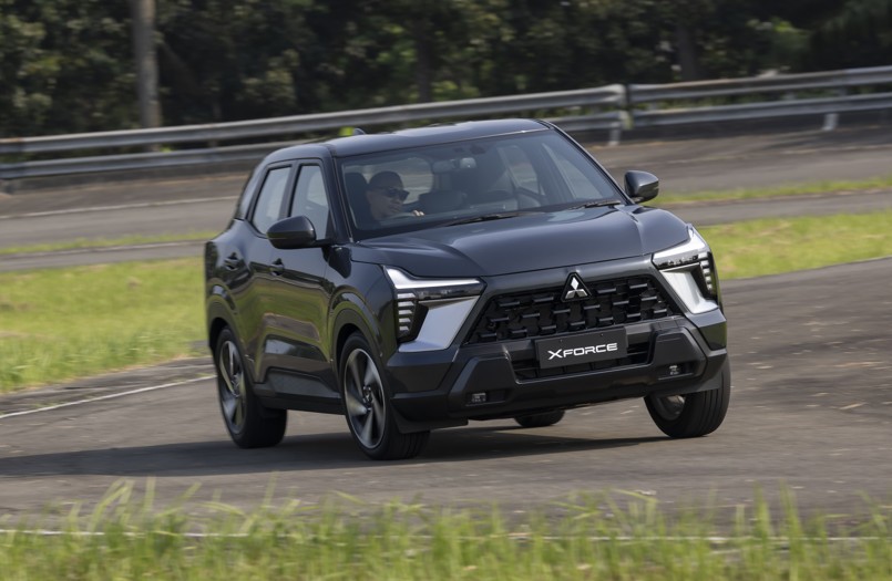 Mitsubishi Xforce Tikungan Rumput Otoplasa Mitsubishi Xforce
