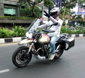 Moto Guzzi segitiga ergonomis