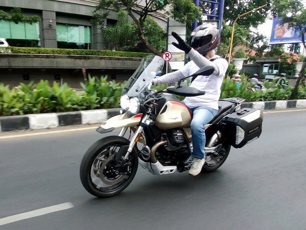 Moto Guzzi V85 TT Travel