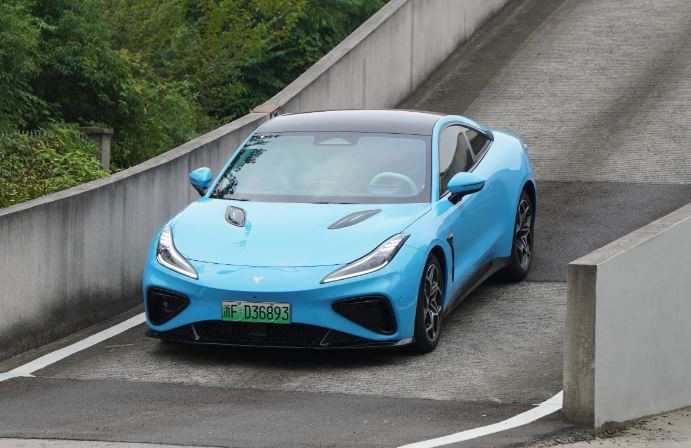 Mobil Sport Listrik Neta GT