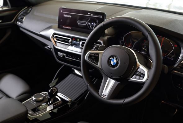 BMW X4 Jatim