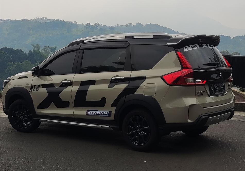 Suzuki XL7 Hybrid Jatim