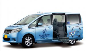 Taxi Nissan Serena Difabel Bluebird