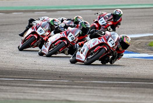 Pembalap Astra Honda Juara
