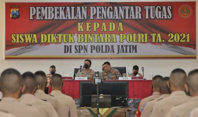 Pembekalan Kapolda Jatim2 Kapolda Jatim Bekali Siswa