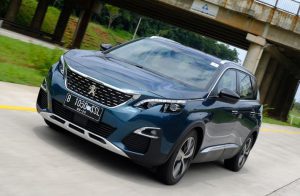 Peugeot gelap