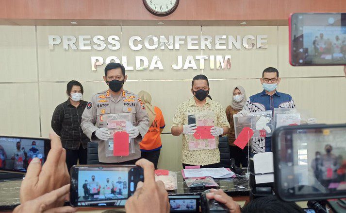 Polda Jatim tangkap mucikari
