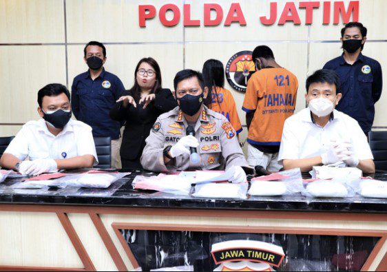 Polda jatim2 polisi