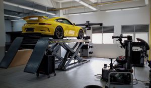 Porsche bengkel