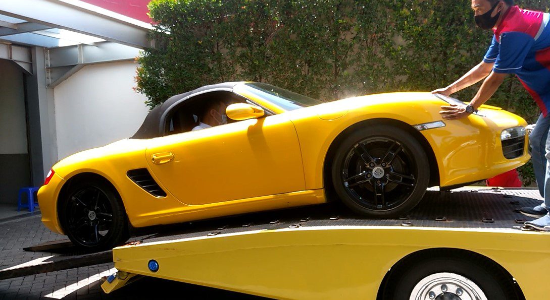 Kemarau Porsche Cek