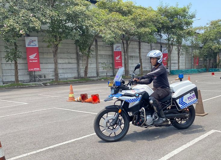 Rajawali Polrestabes Surabaya Safety Riding Otoplasa 4 RAJAWALI Polrestabes MPM Safety Riding