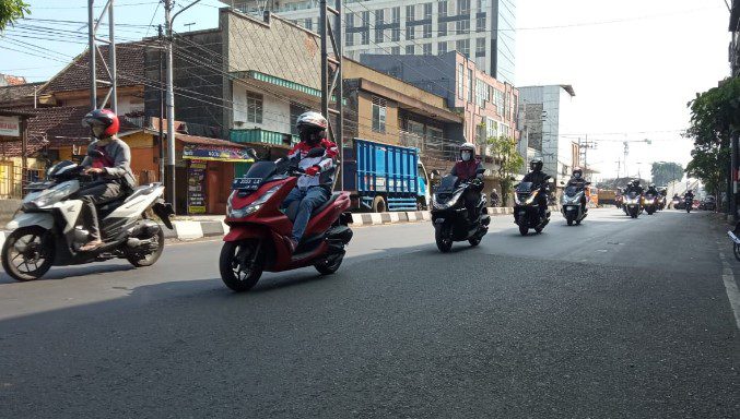 Cuaca Tak Menentu Tips Berkendara