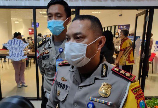 Kasatlantas Polrestabes Surabaya AKBP Teddy Candra saat pembukaan corner SIM di proxis Kamis (5/11/2020)