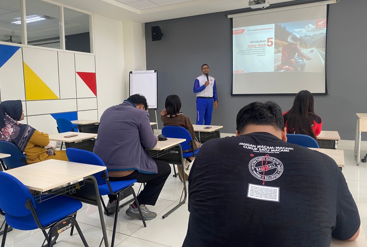 Safety Riding MPM Honda jurnalis Otoplasa MPM Honda Jatim Keluarga Jurnalis