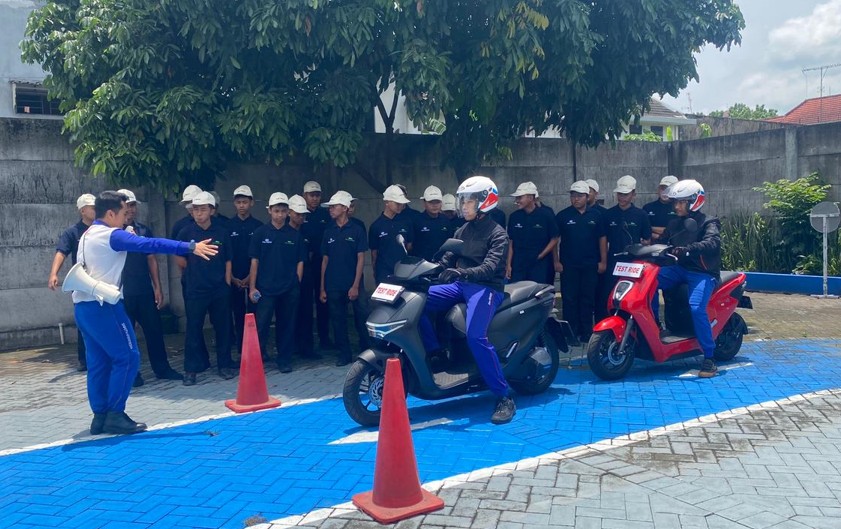 Safety Riding Training Sumpah Pemuda Otoplasa Smart Ride for Unity SMK Muhammadiyah