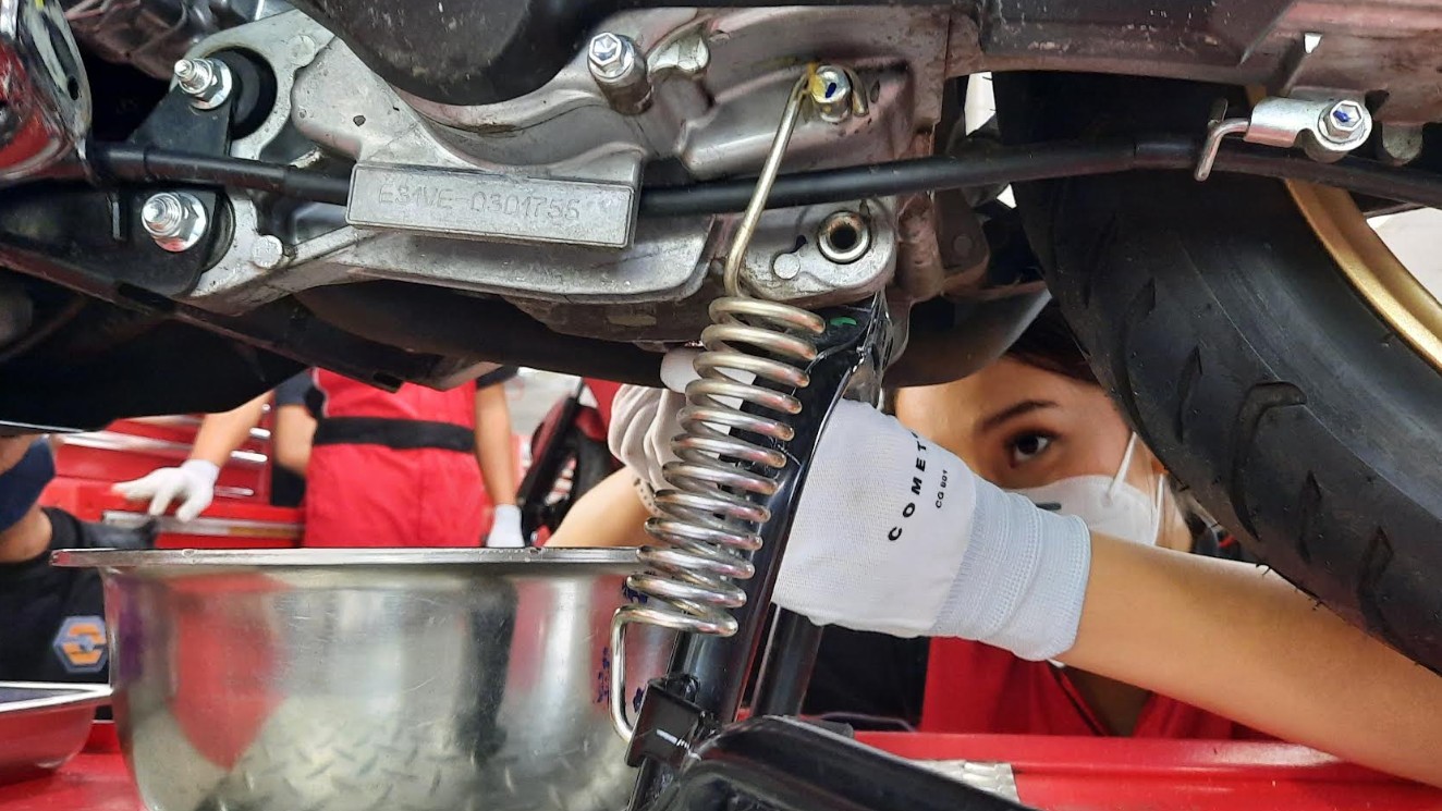 Servis mesin ganti oli Yamaha Otoplasa Perawatan Komponen Yamaha