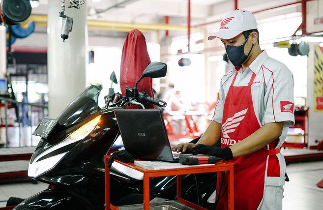 Servis motor Honda PCX Servis motor Honda PCX
