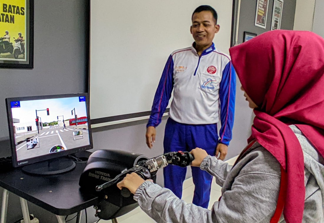 Simulasi Riding Motor Otoplasa Liburan Pelajar Cari_Aman