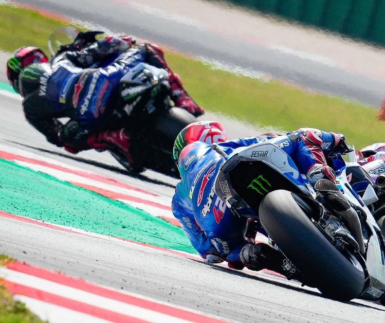 Suzuki MotoGP Otoplasa3 Sentuhan Suzuki Yamaha Quartararo