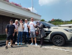 Suzuki XL7 Hybrid Bule