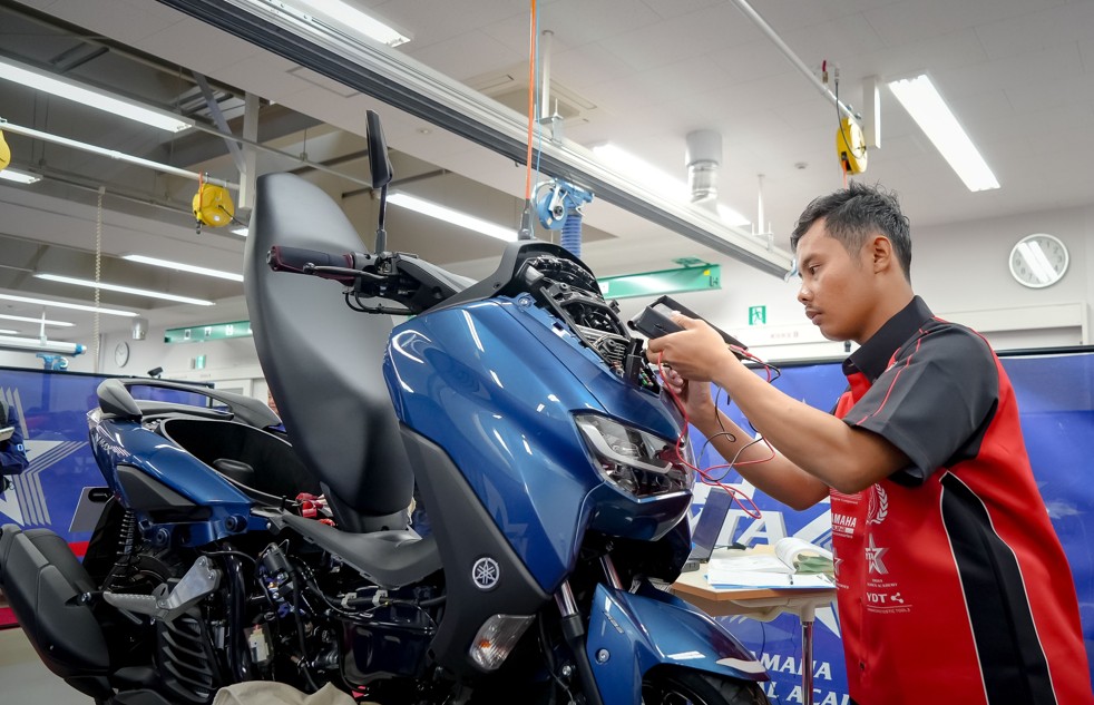 Teknisi Yamaha Otoplasa Teknisi Yamaha World Technician Grand Prix