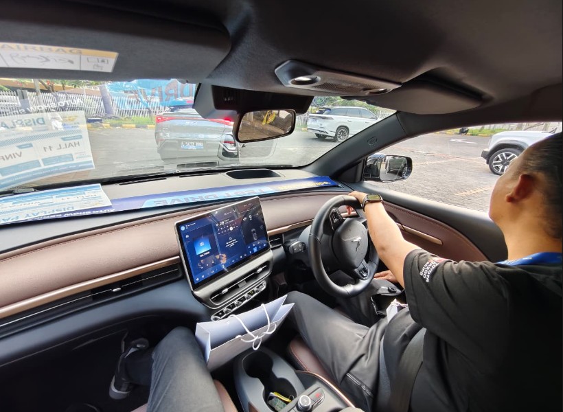 Test Drive VinFast VF6 GIIAS Surabaya