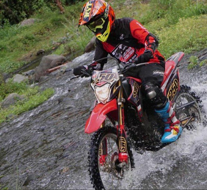 Kiat Naik Motor Trail