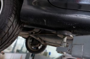 posisi dongkrak mobil