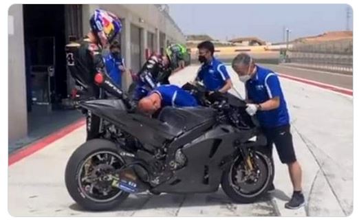 Toprak Razgatlioglu Yamaha M1 Otoplasa Pertanyaan Toprak Razgatlioglu