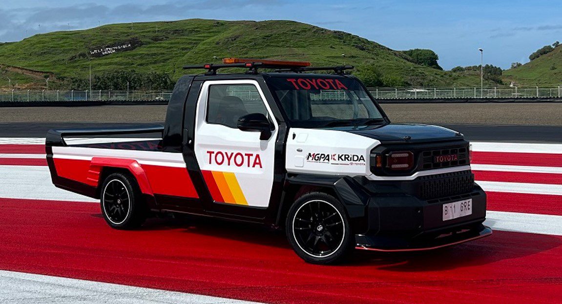 Toyota Hilux Rangga Pace Car Mandalika Otoplasa Toyota Rangga Pace Car Mandalika