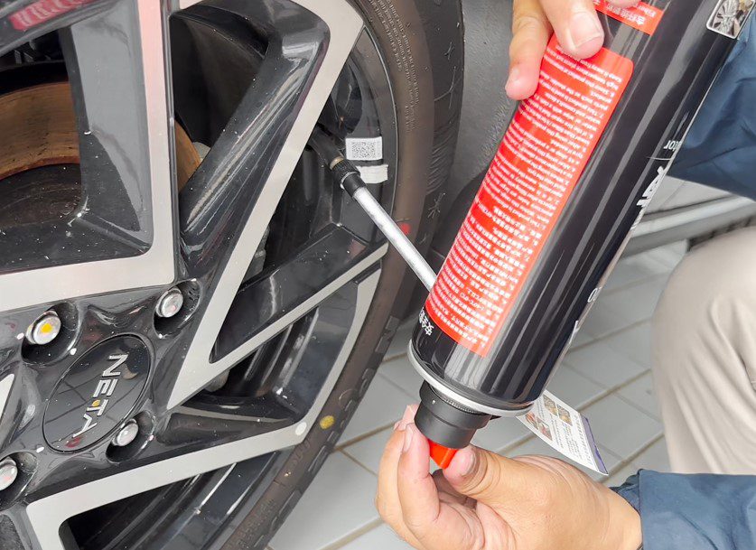 Ban Cadangan Tire Repair Kit