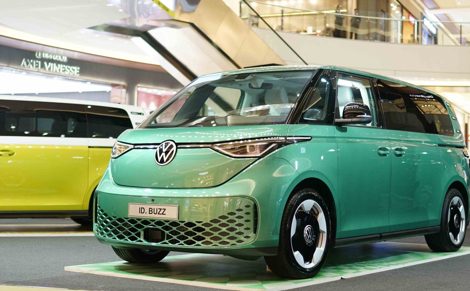 VW ID Buzz Green Otoplasa Volkswagen ID Buzz Surabaya