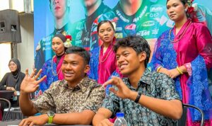 Veda Pratama & Hakim Danish Kompak Pakai Batik