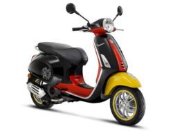 Vespa Primavera Mickey Mouse