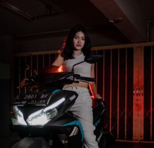 Yamaha STSJ Riding Malam