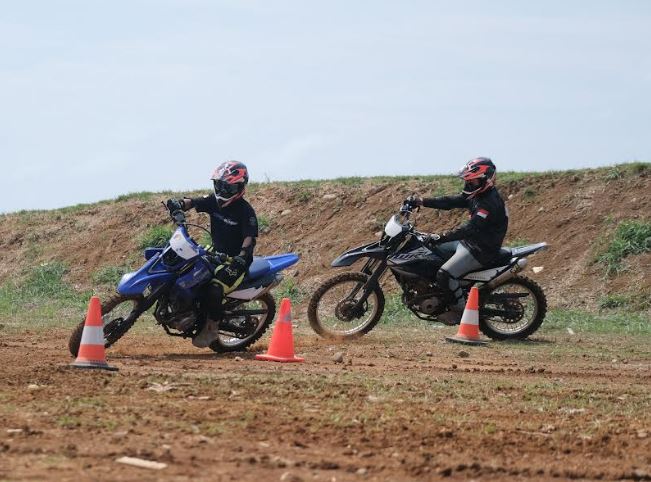 Yamaha Blu Cru WR155R Otoplasa 2 Yamaha Enduro Challenge (YEC) Batu Jatim