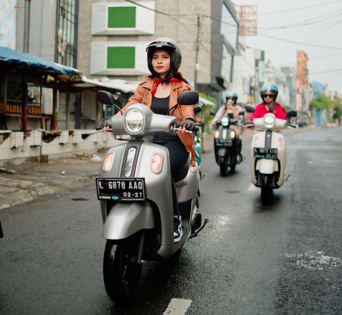Yamaha Classy Aspal Basah Otoplasa Yamaha STSJ Lampu Hujan