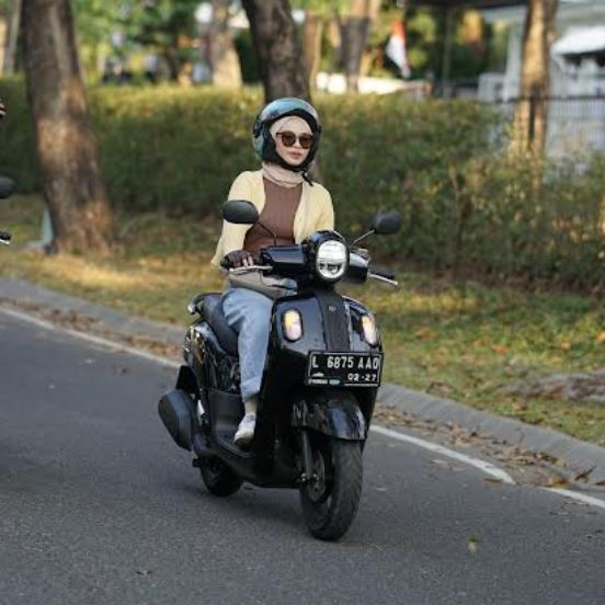 Yamaha Fazzio Otoplasa Wanita Stylish Yamaha STSJ
